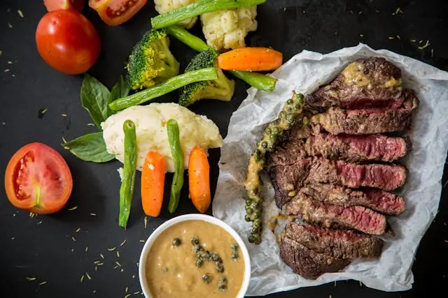 Steak with Vegetables and Pepper Sauce